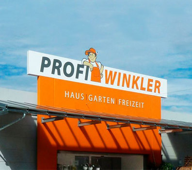 Eingang zum Profi-Winkler Geschäft vor Ort.